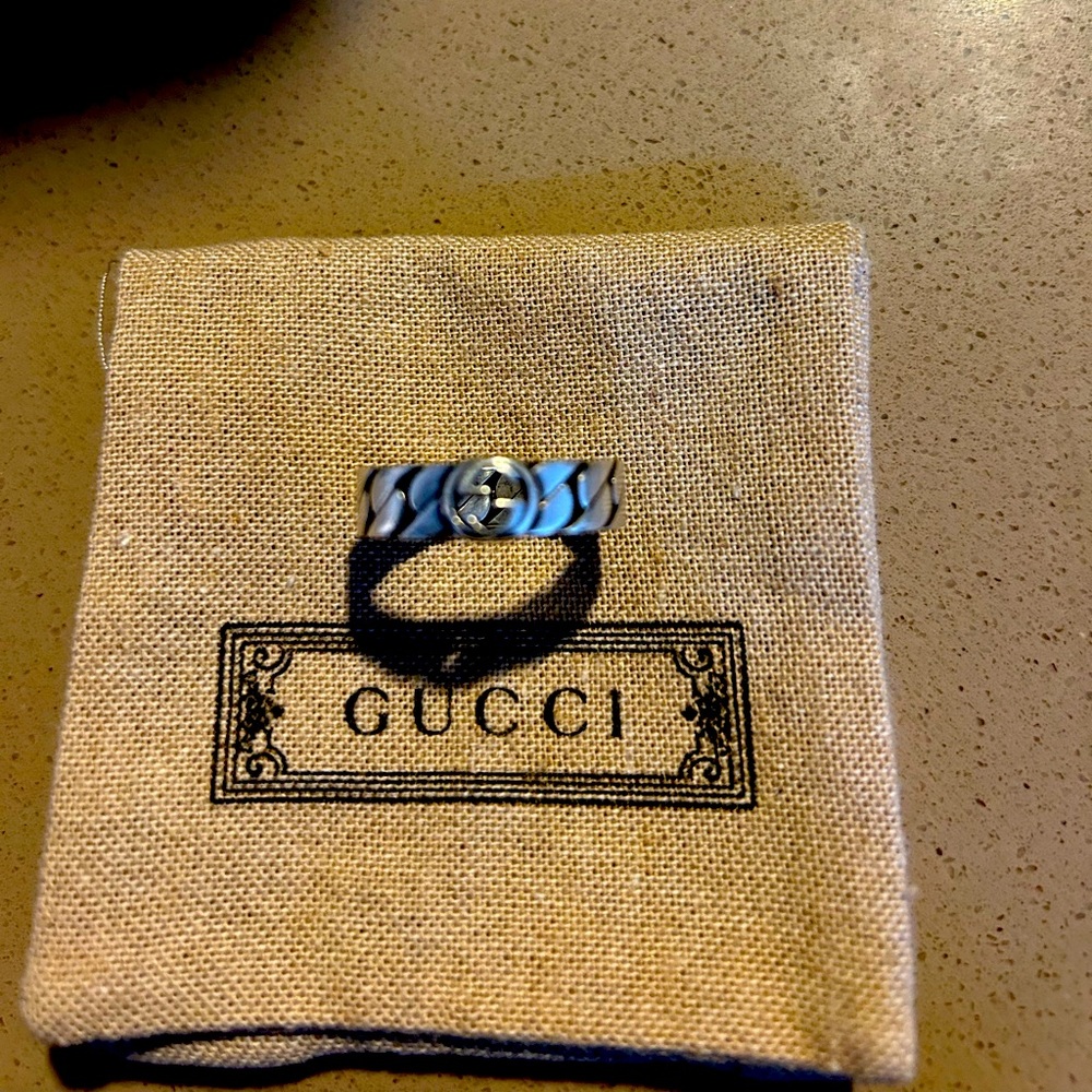 Gucci interlocking Gs thin ring